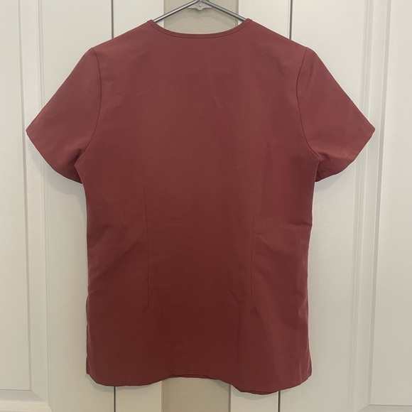 Figs Scrubs Top - Size XS - Color Mauve - Picture 5 of 6